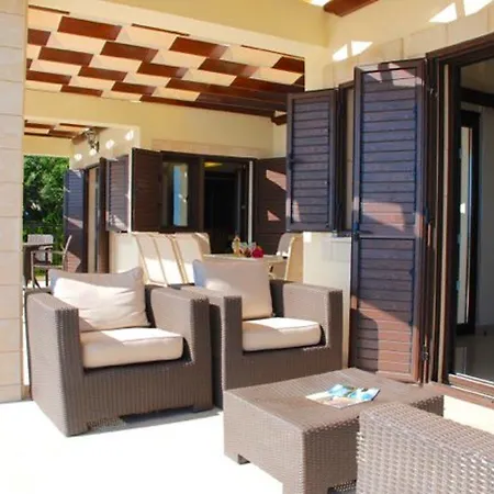 “relax At Your Private Infinity Pool With Sea View″demeter Villa Kouklia